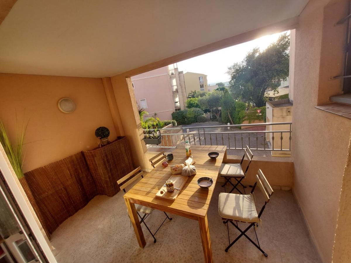 Апартаменти T2 Neuf Et Calme Au Coeur De Sanary Avec Terrasse Et Box Екстер'єр фото